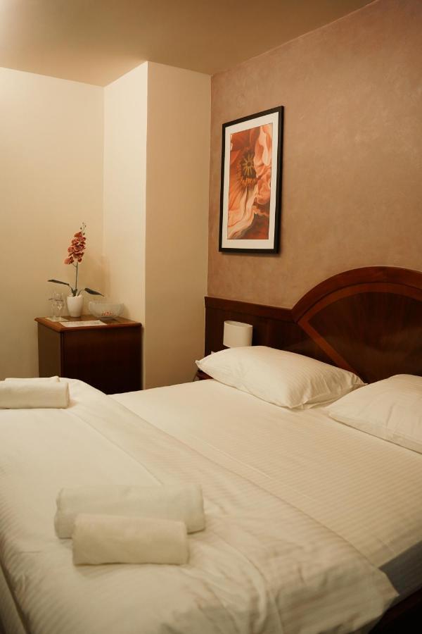 Hotel Laktasi Ngoại thất bức ảnh