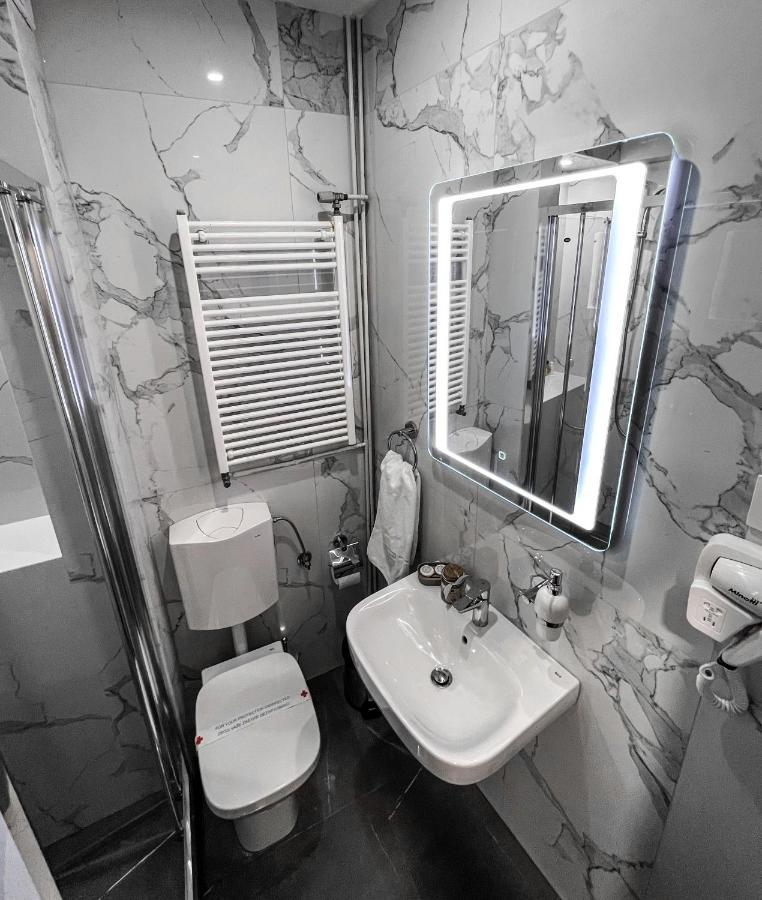 Hotel Laktasi Ngoại thất bức ảnh