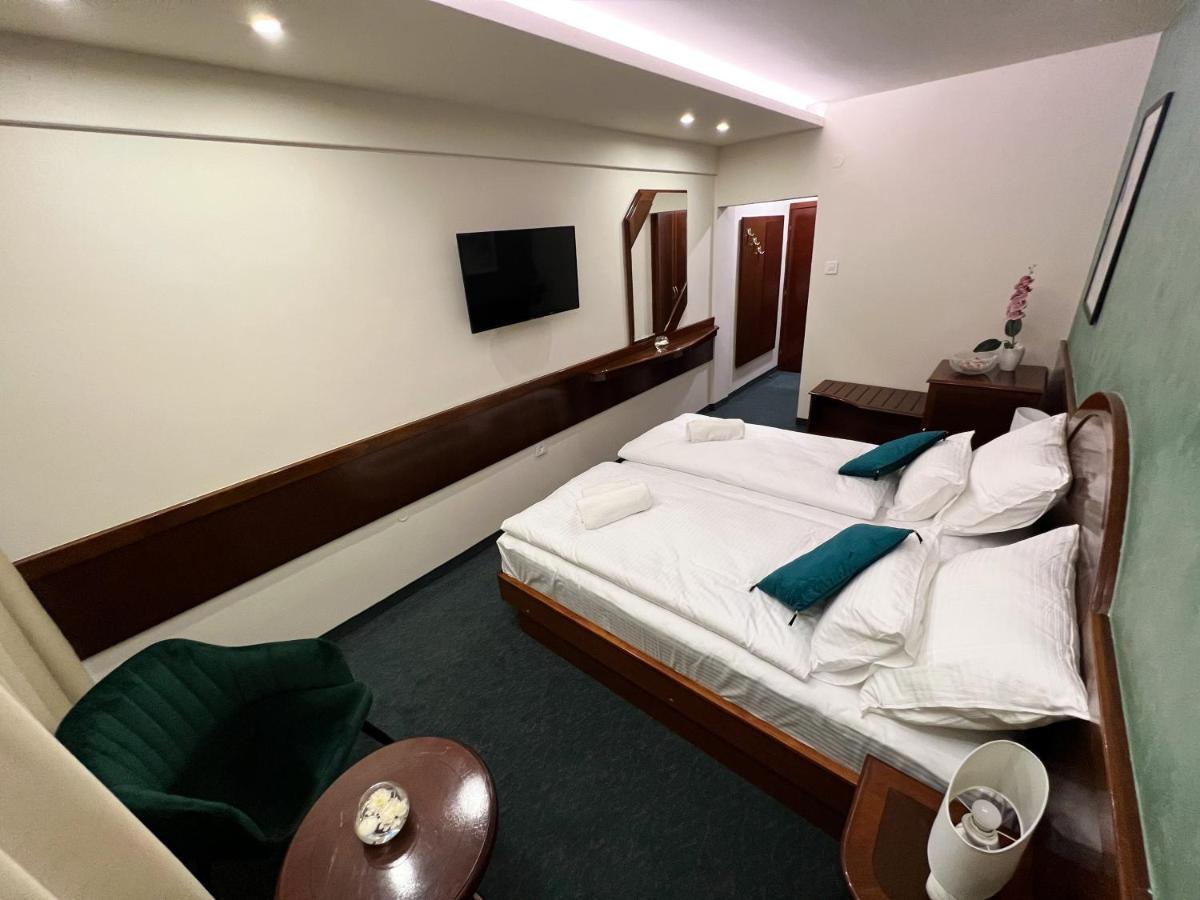 Hotel Laktasi Ngoại thất bức ảnh