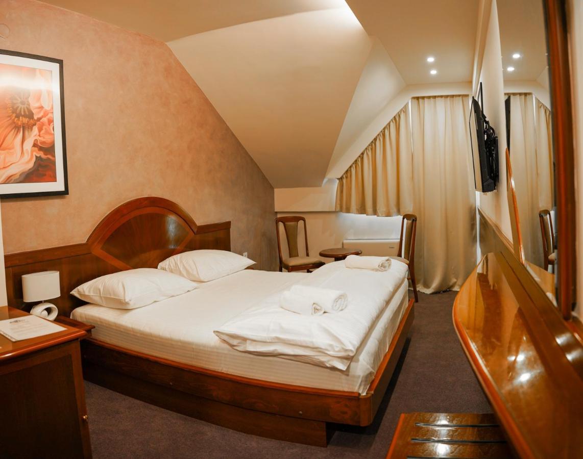 Hotel Laktasi Ngoại thất bức ảnh