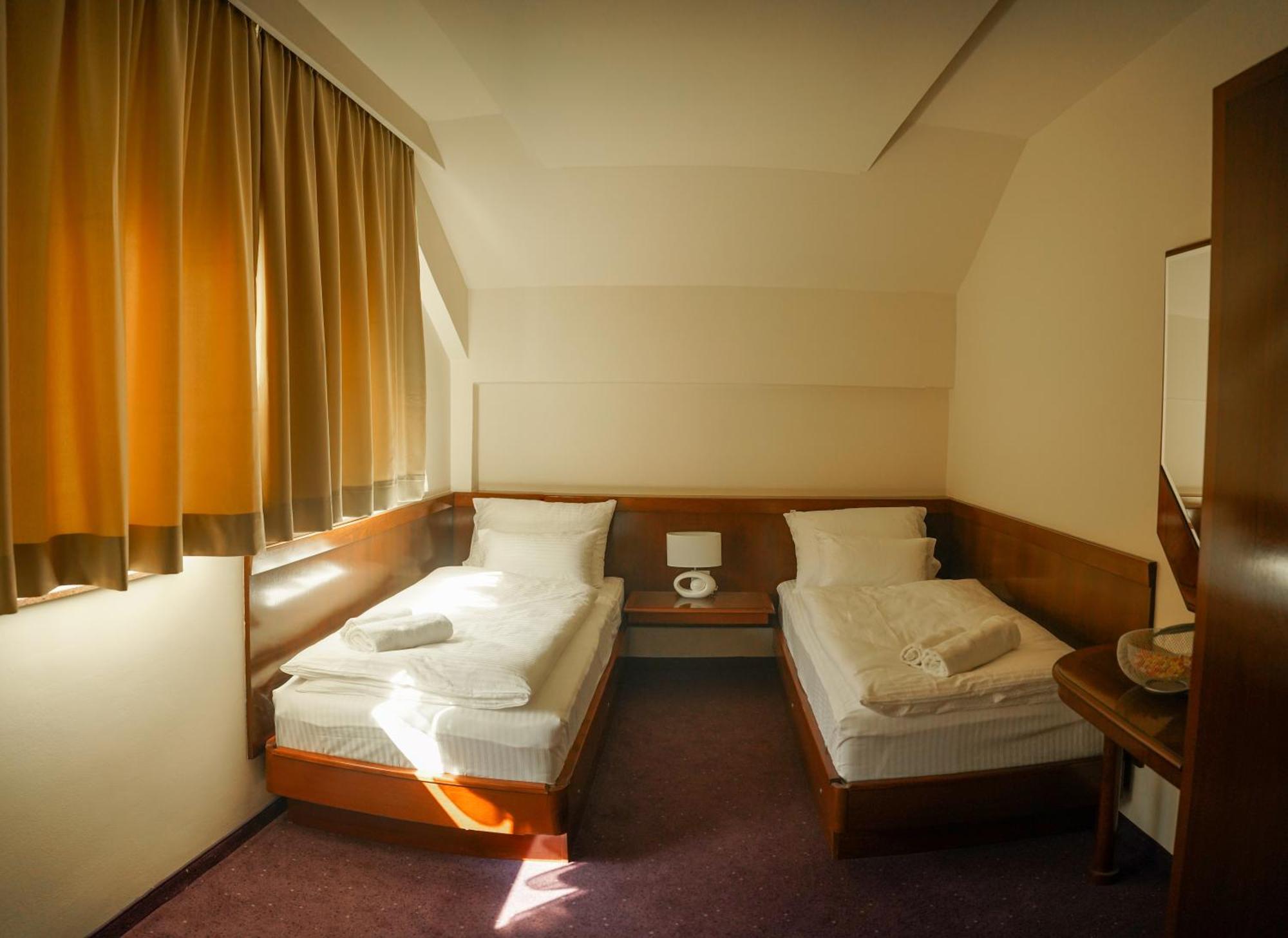 Hotel Laktasi Ngoại thất bức ảnh