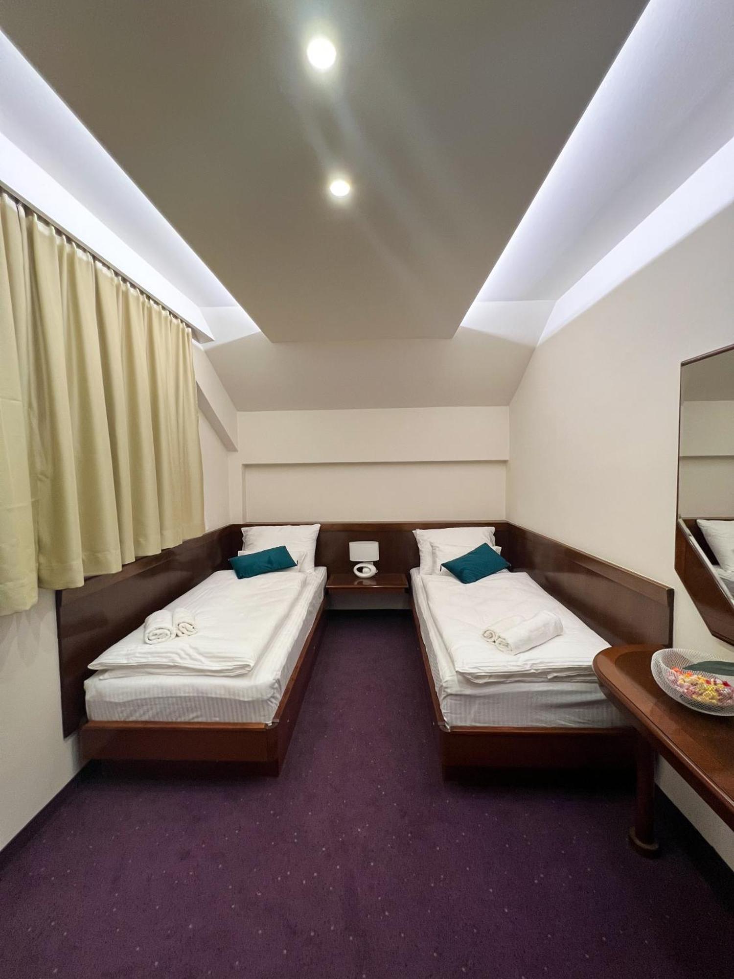 Hotel Laktasi Ngoại thất bức ảnh